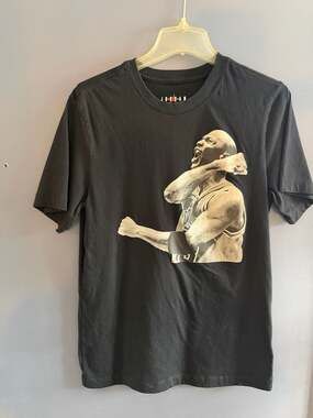 Jordan Sport Men's Michael Jordan Pumped Up Graphic T-Shirt - Black